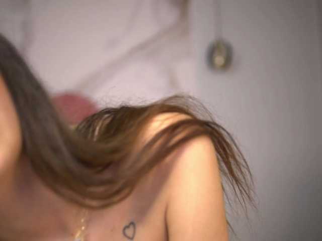 Sex chat gratuit in direct cu AmiraVeyl pe BongaCams