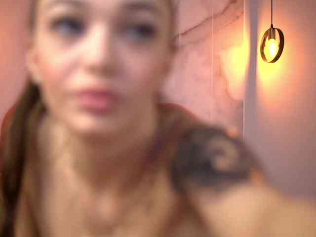 AmiraVeyl webcam