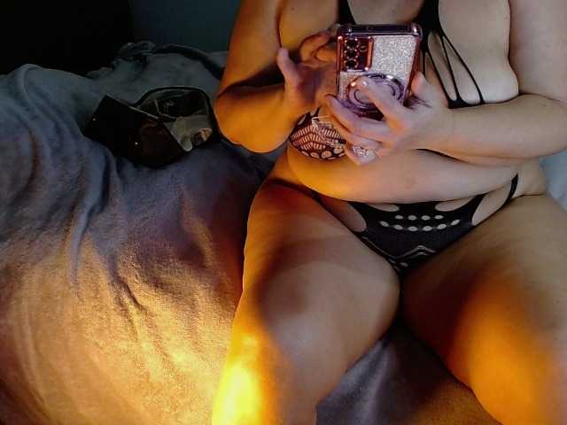 bettyyy's BongaCams show and profile