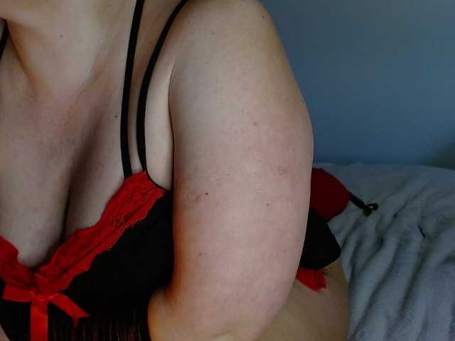 bettyyy's BongaCams show and profile