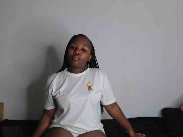 Minnie6879 webcam