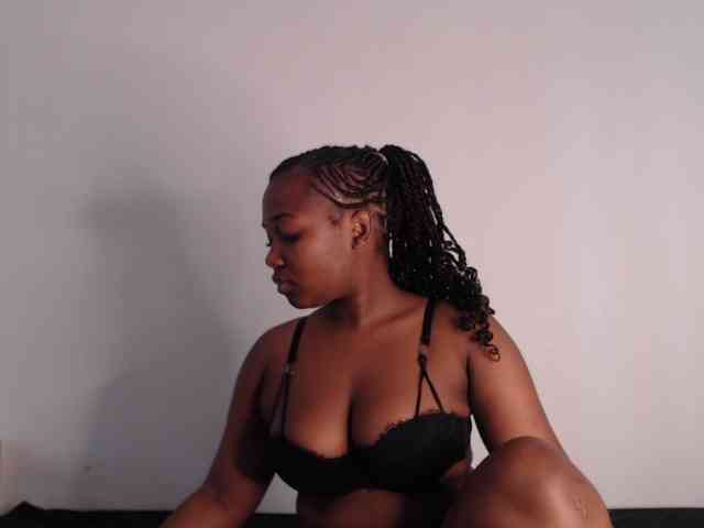 Minnie6879 webcam