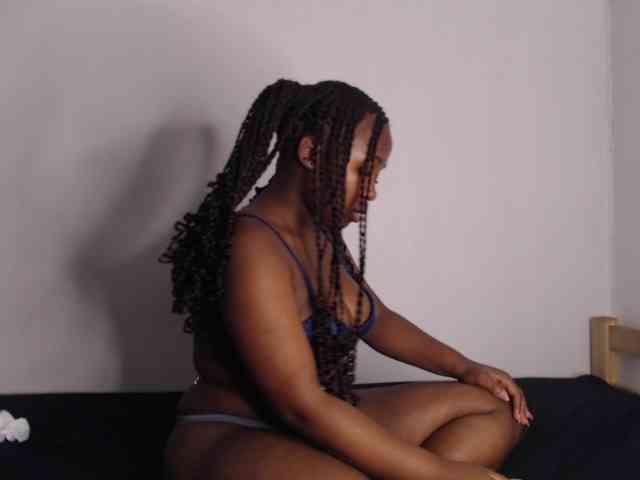 Minnie6879 webcam