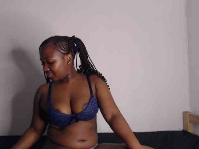 Minnie6879 webcam