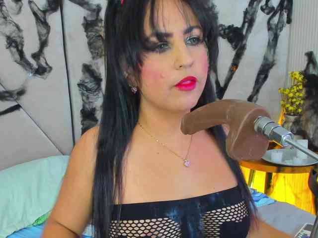 Victoriia-Queen webcam