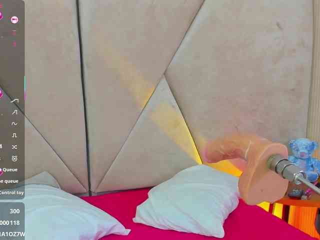 Victoriia-Queen webcam