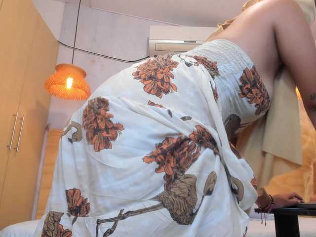 Miaa1's BongaCams show and profile