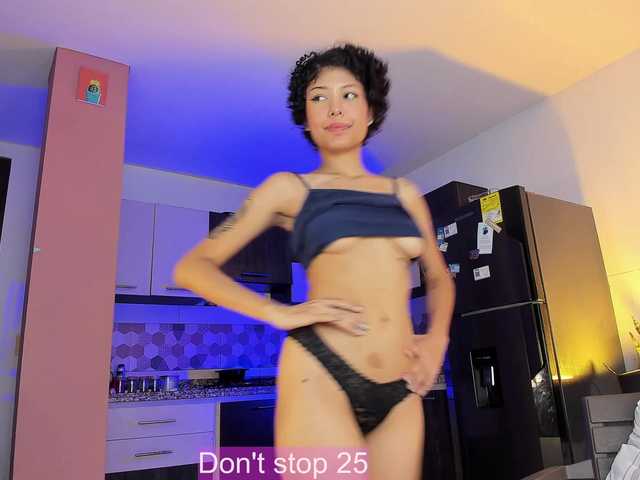 xsweetgirlsx's BongaCams show and profile