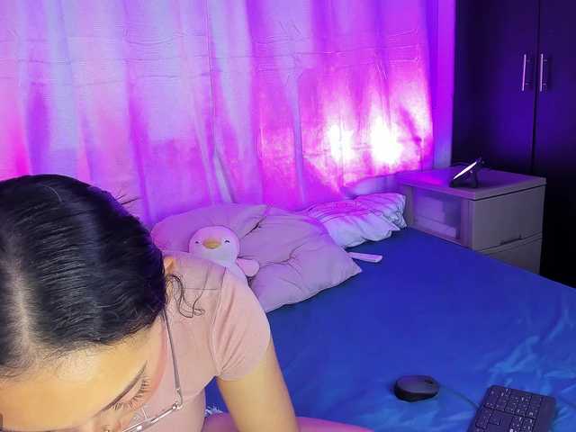 xsweetgirlsx's BongaCams show and profile