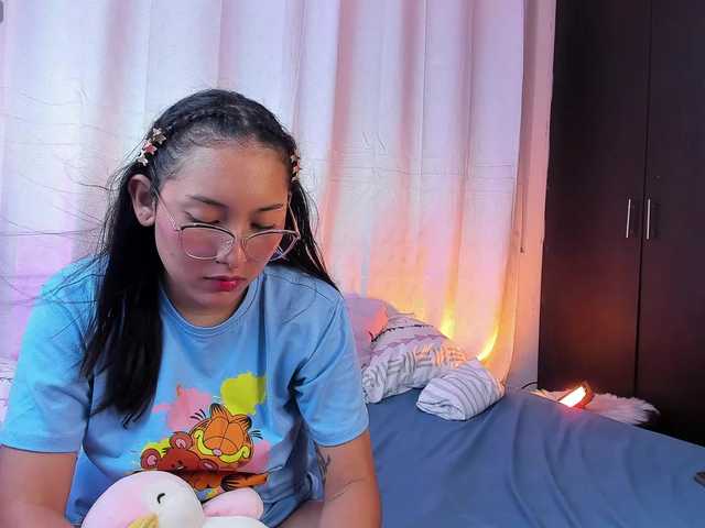 xsweetgirlsx's BongaCams show and profile