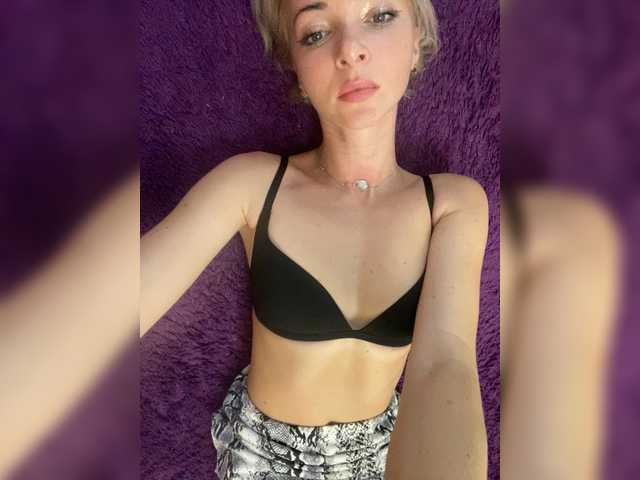 Kristinochka0316 webcam