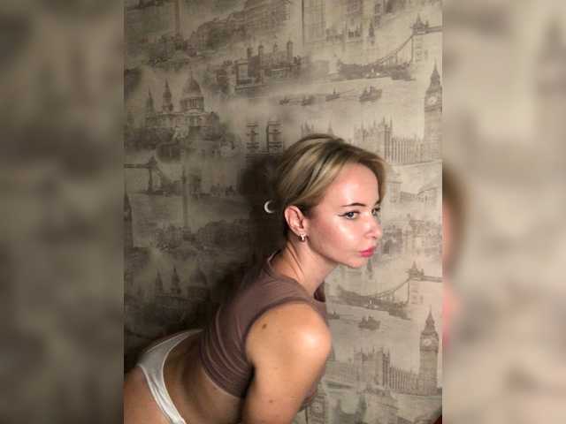 Kristina16-1's BongaCams show and profile