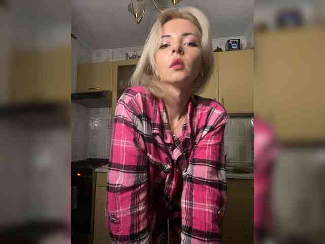 Kristinochka0316 webcam