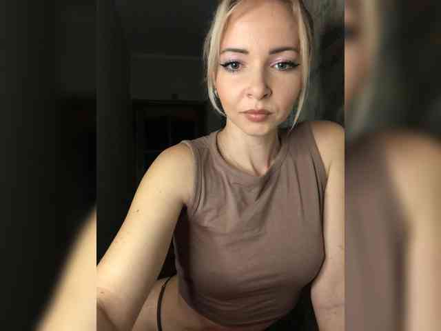 Kristinochka0316 webcam