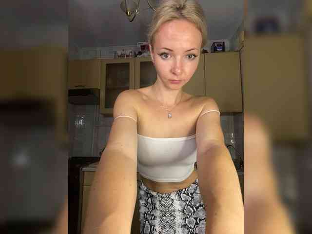 Kristinochka0316 webcam