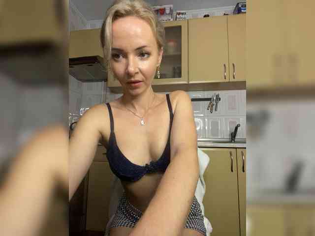 Kristinochka0316 webcam