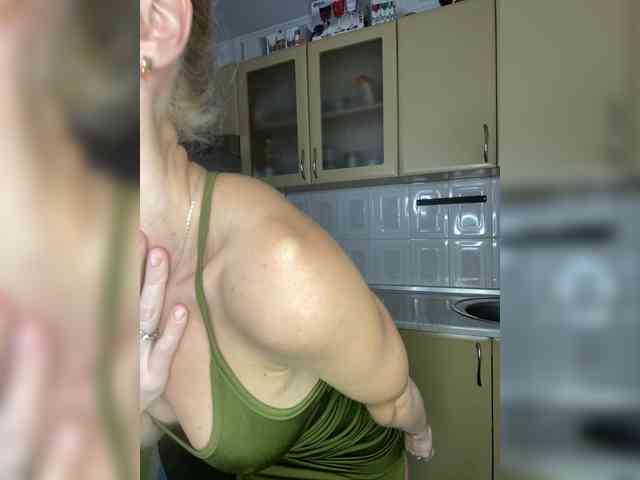 Kristinochka0316 webcam