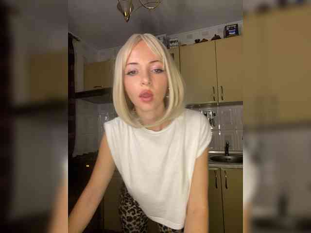 Kristinochka0316 webcam