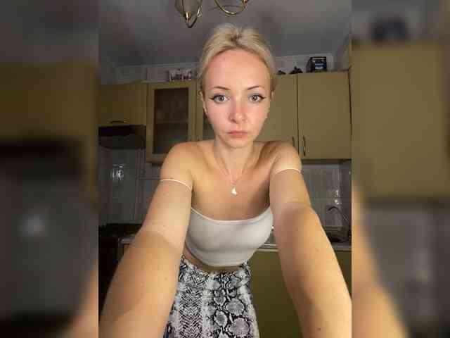 Kristinochka0316 webcam