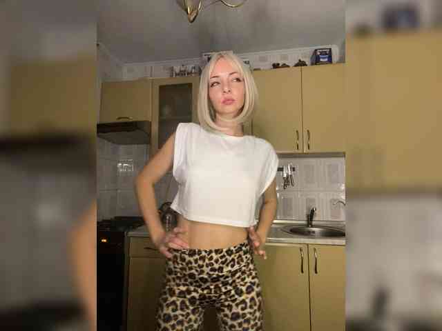 Kristinochka0316 webcam