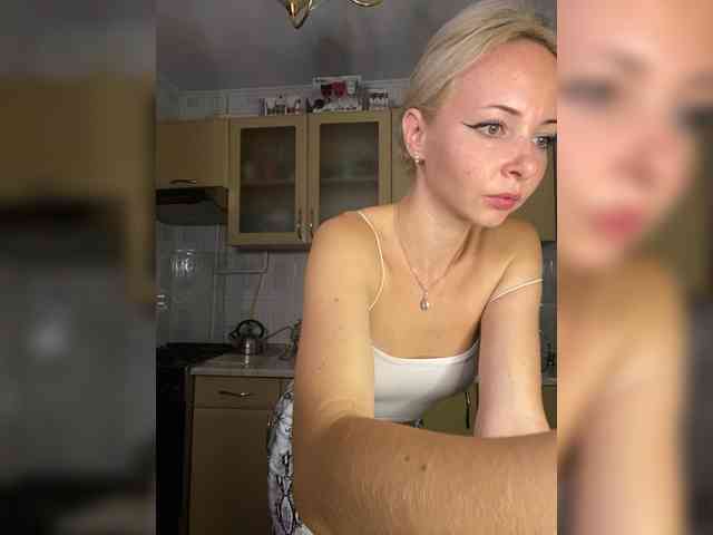 Kristinochka0316 webcam