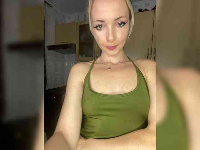 Kristinochka0316 webcam