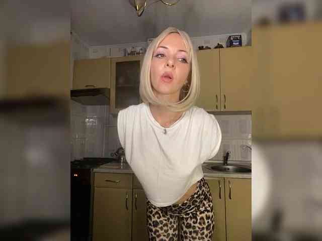 Kristinochka0316 webcam