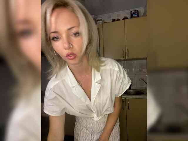 Kristinochka0316 webcam