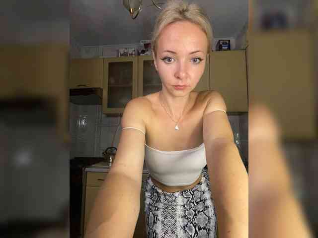 Kristinochka0316 webcam