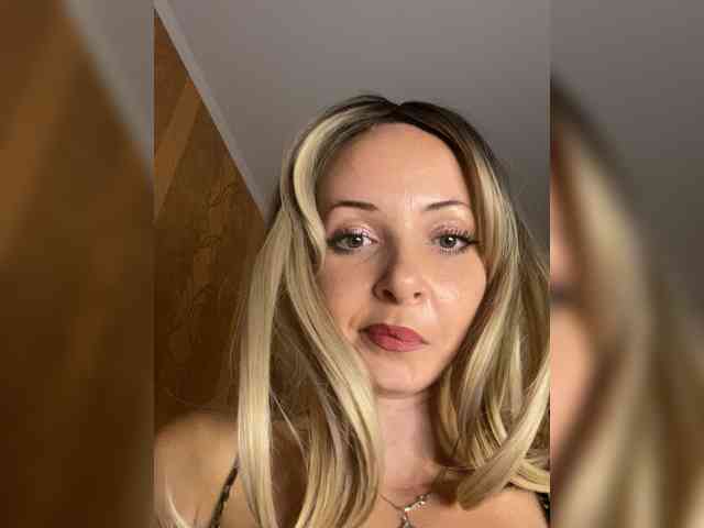 Kristinochka0316 webcam