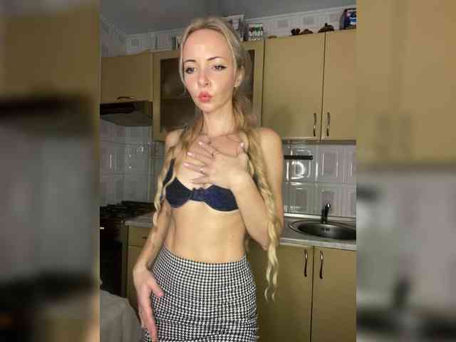 Kristinochka0316 webcam