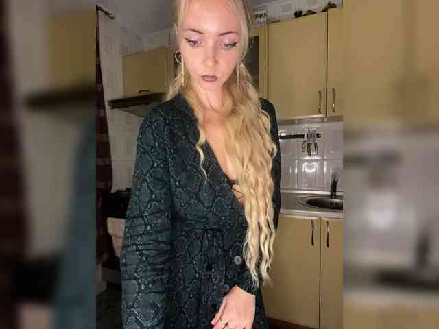 Kristinochka0316 webcam