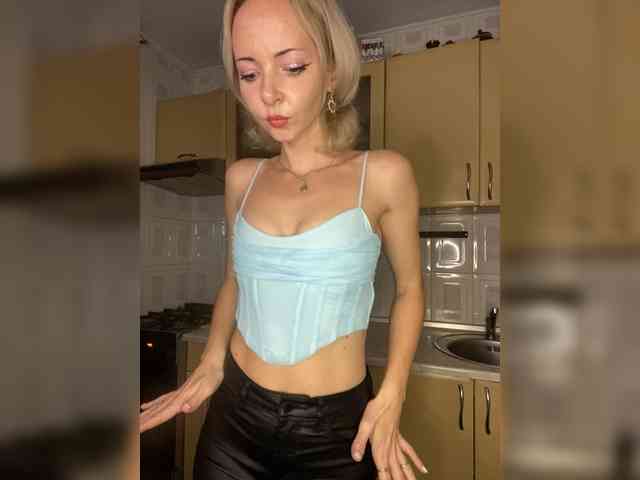 Kristinochka0316 webcam