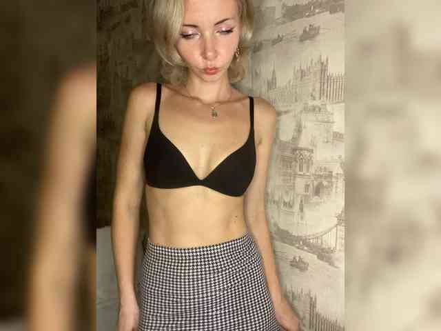 Kristinochka0316 webcam