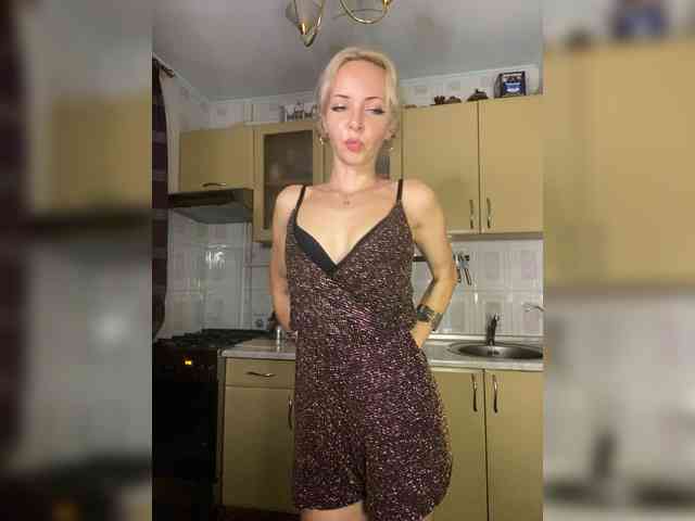 Kristinochka0316 webcam
