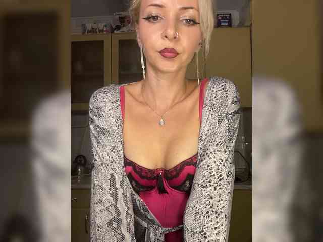 Kristinochka0316 webcam