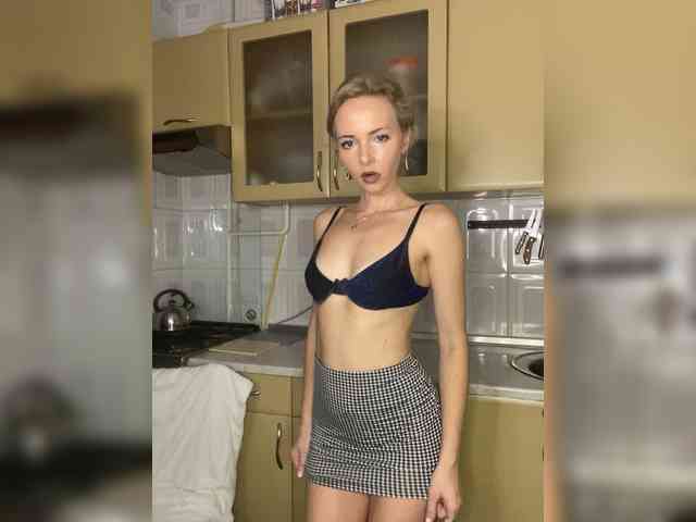 Kristinochka0316 webcam