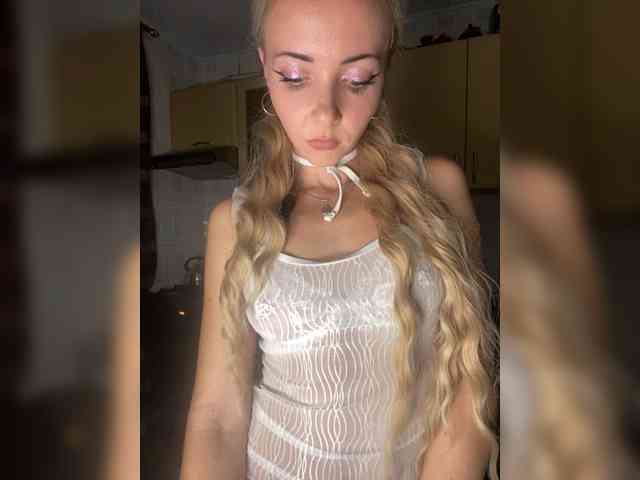 Kristinochka0316 webcam