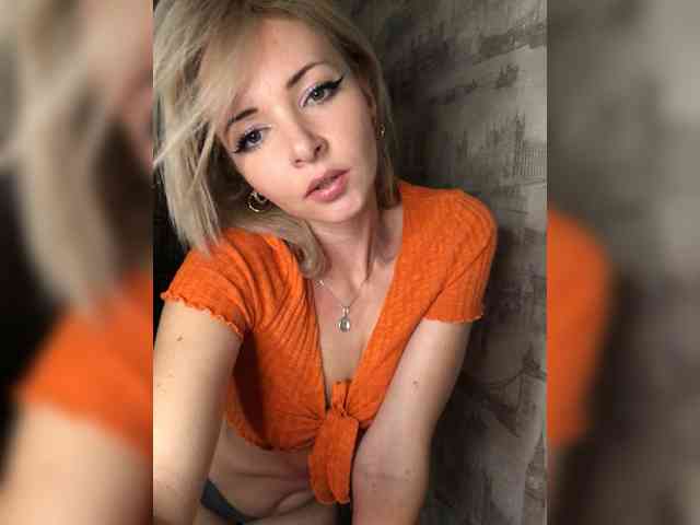 Kristinochka0316 webcam