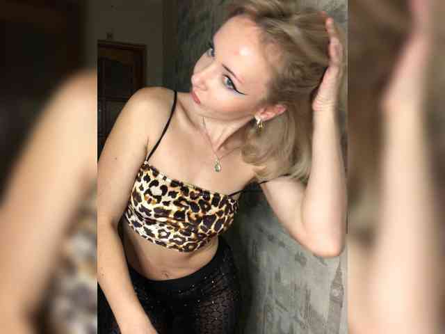 Kristinochka0316 webcam