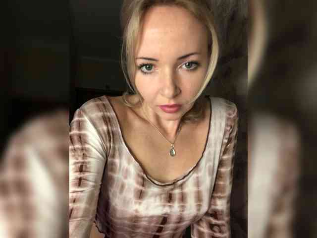Kristinochka0316 webcam