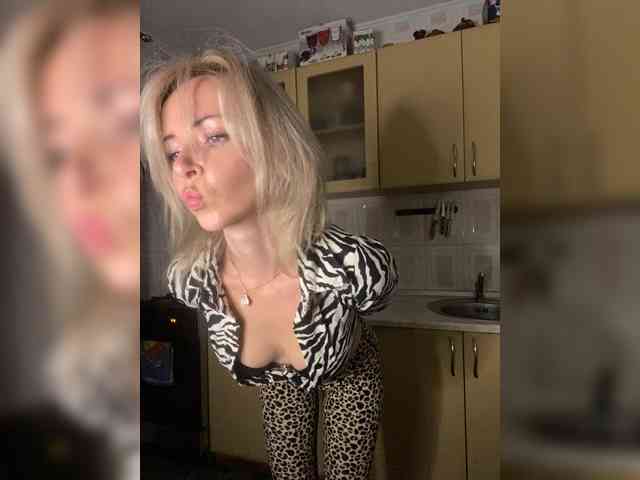 Kristinochka0316 webcam