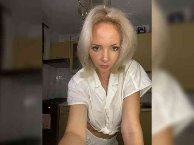Kristinochka0316 webcam
