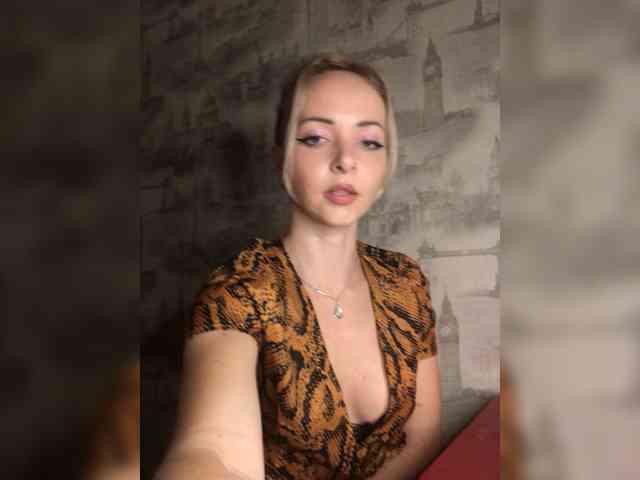 Kristinochka0316 webcam
