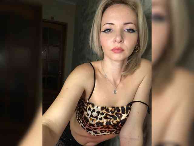 Kristinochka0316 webcam