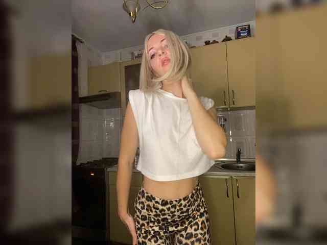 Kristinochka0316 webcam