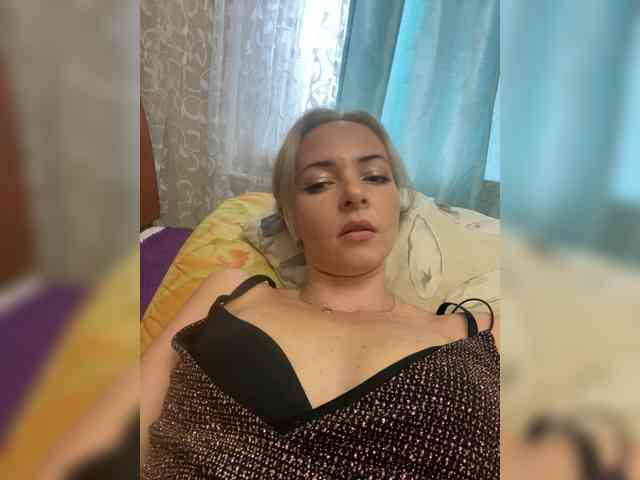 Kristinochka0316 webcam