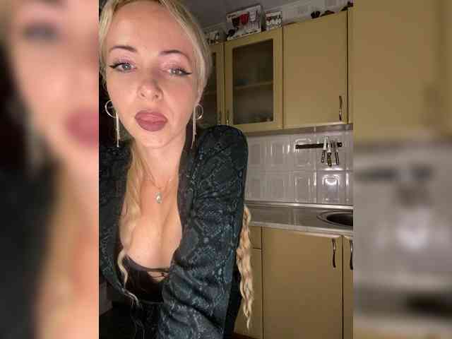 Kristinochka0316 webcam