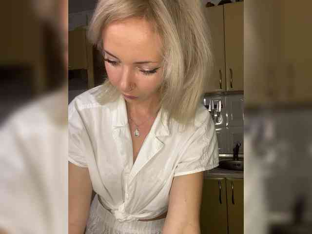 Kristinochka0316 webcam