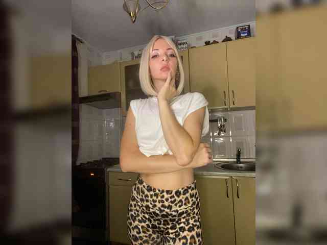Kristinochka0316 webcam